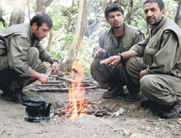 PKK sığınağından çıkana bakın!