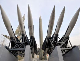 Krize rağmen silahlanma çılgınlığı