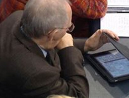 Maliye Bakanı fena yakalandı!