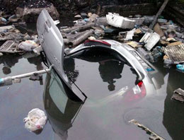 Otomobili yanlış vitese takınca...