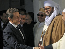Sarkozy 'helal et'i tatlıya bağladı