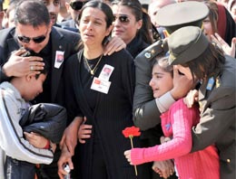 Şehit kızının son vedası yürek parçaladı