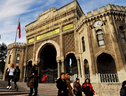 İstanbul Üniversitesi'nde kanlı kavga