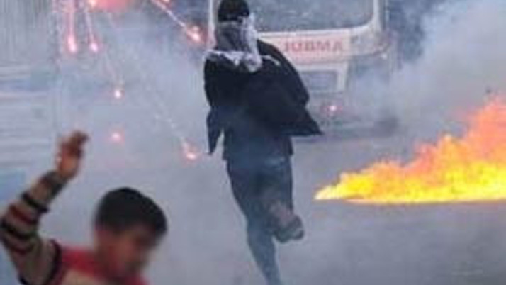 Teröristler polise ateş açtı