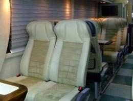 Erdoğan'ın yeni otobüsünde yok yok