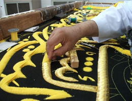 Kabe'nin örtüsünü çaldılar!