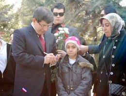 Şehit mezarlığında ağlatan diyalog