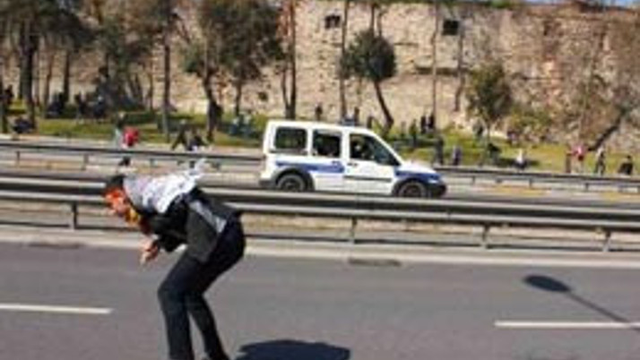 Bu kare polisin başına dert açacak